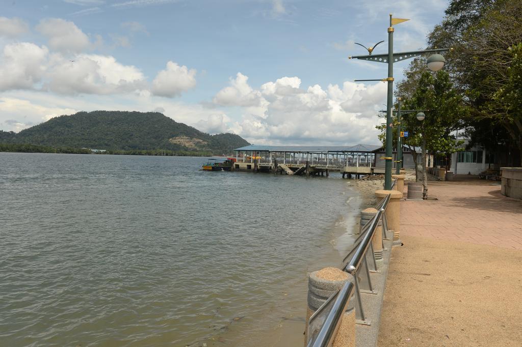 Brezza Hotel Lumut Zewnętrze zdjęcie