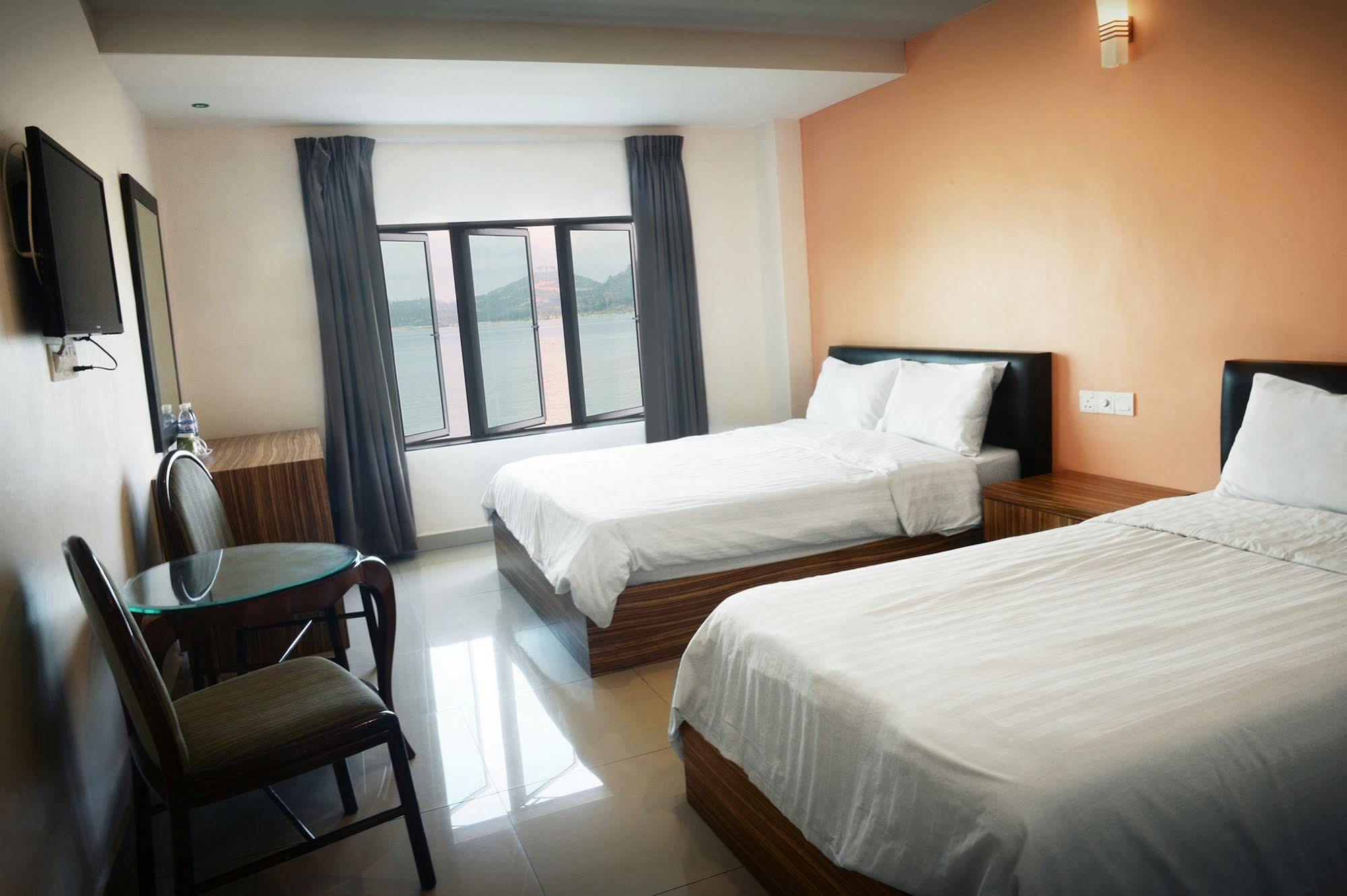 Brezza Hotel Lumut Zewnętrze zdjęcie