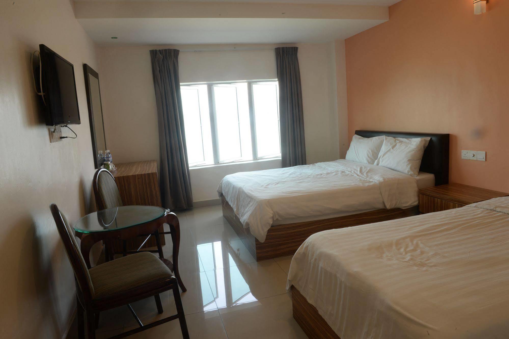 Brezza Hotel Lumut Zewnętrze zdjęcie